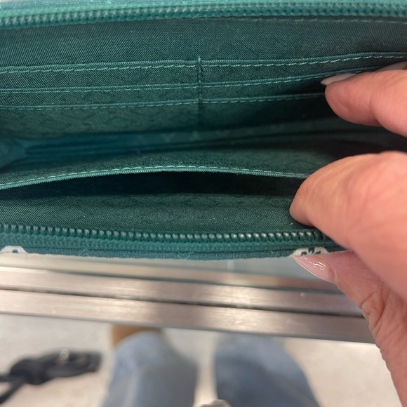 VERA BRADLEY NEW YORK JETS ZIP QUILTED WALLET!!!! New! - Picture 5 of 5